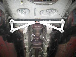 Renault Clio C 05+ UltraRacing 4-point front H-Brace
